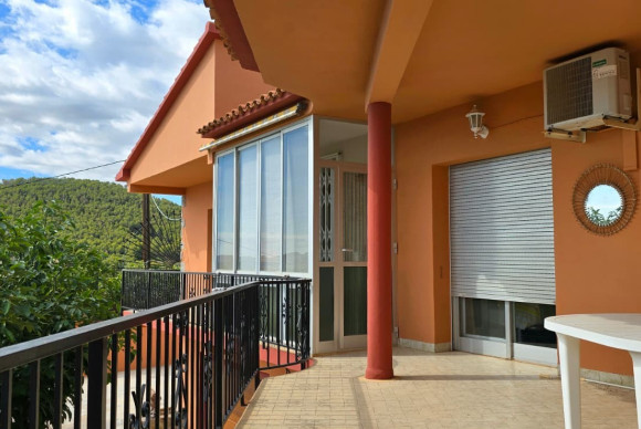 Resale - Chalet Independiente - Callosa De Ensarrià