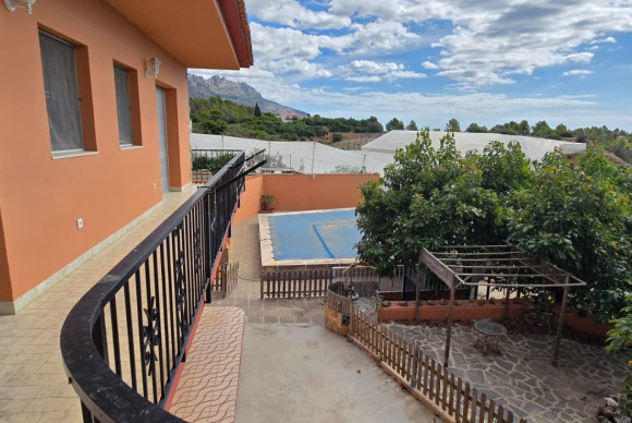 Resale - Chalet Independiente - Callosa De Ensarrià