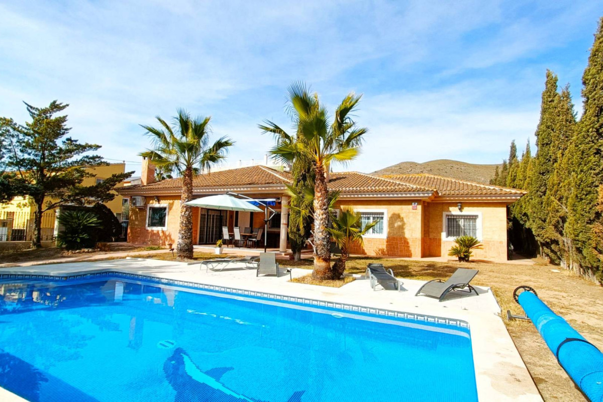 Herverkoop - Landelijke woning - Hondón de los Fráiles