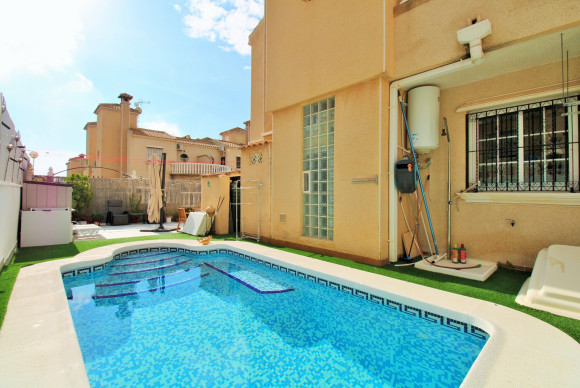 Resale - Townhouse - Villamartin