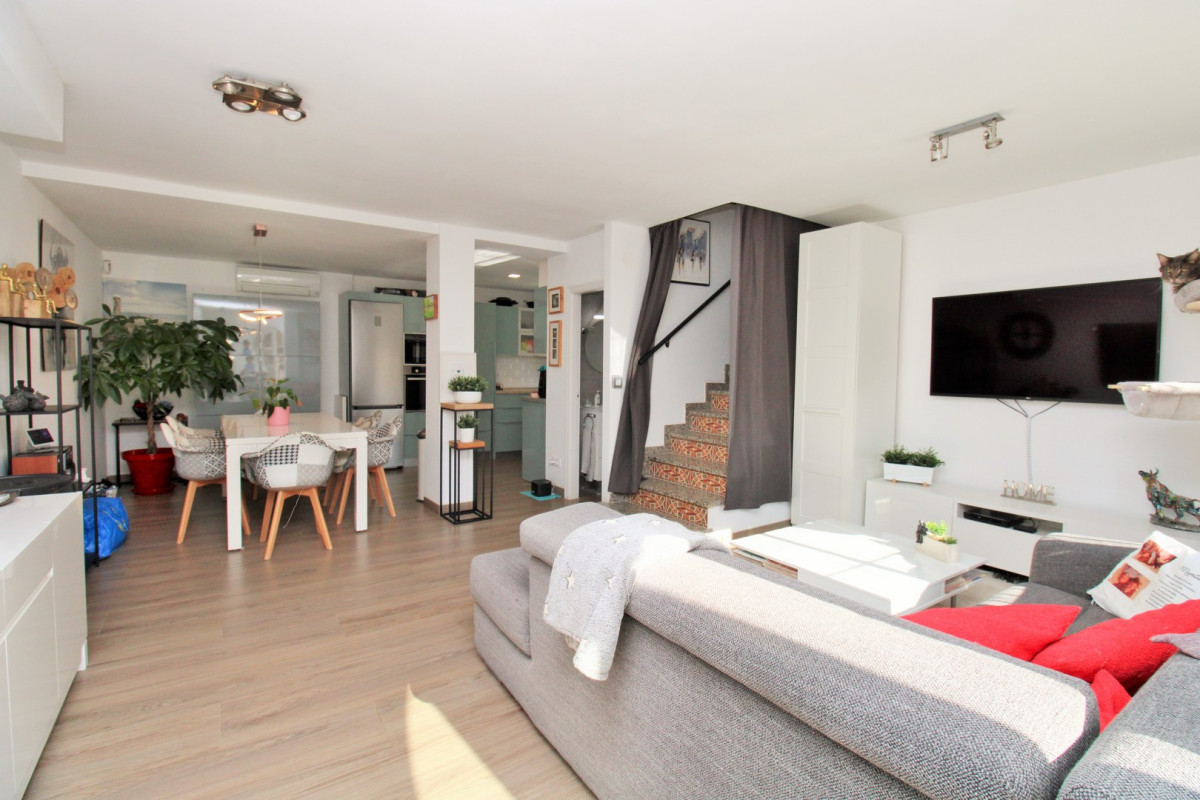 Resale - Townhouse - Villamartin