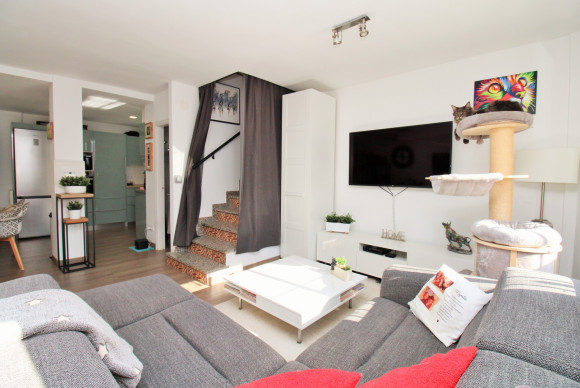 Resale - Townhouse - Villamartin