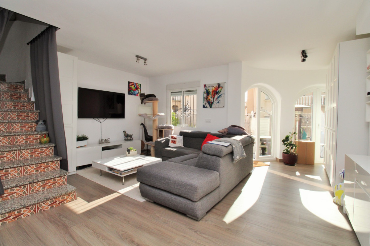 Resale - Townhouse - Villamartin