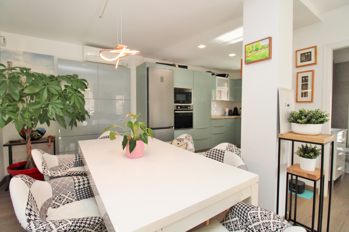 Resale - Townhouse - Villamartin