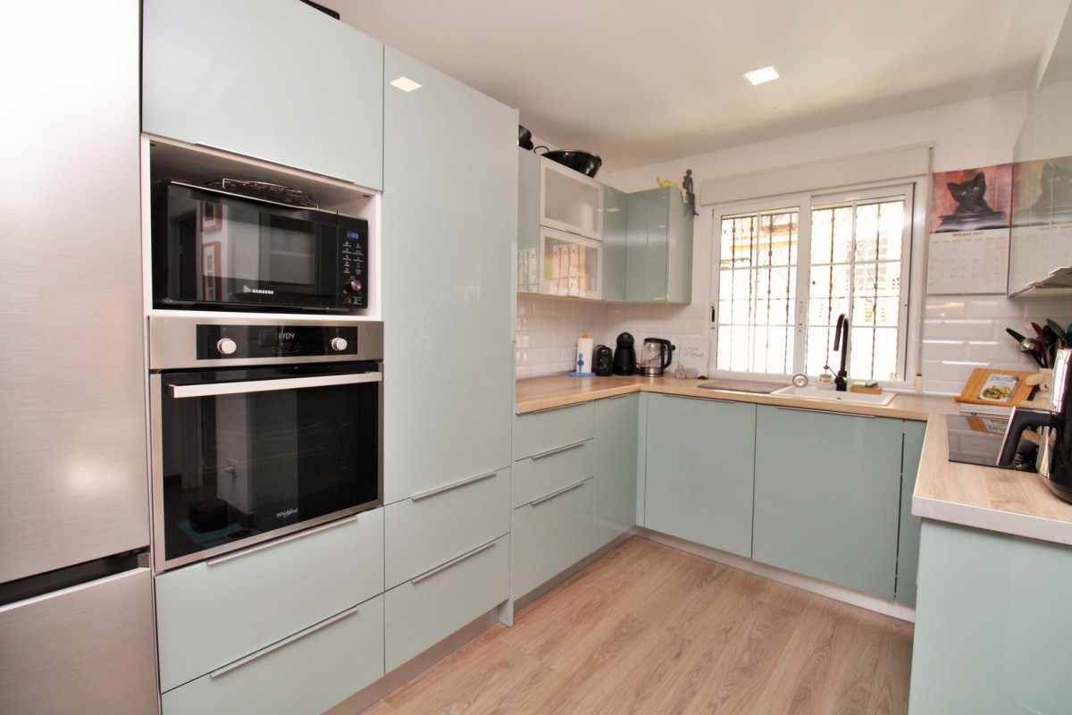 Resale - Townhouse - Villamartin