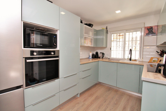 Resale - Townhouse - Villamartin