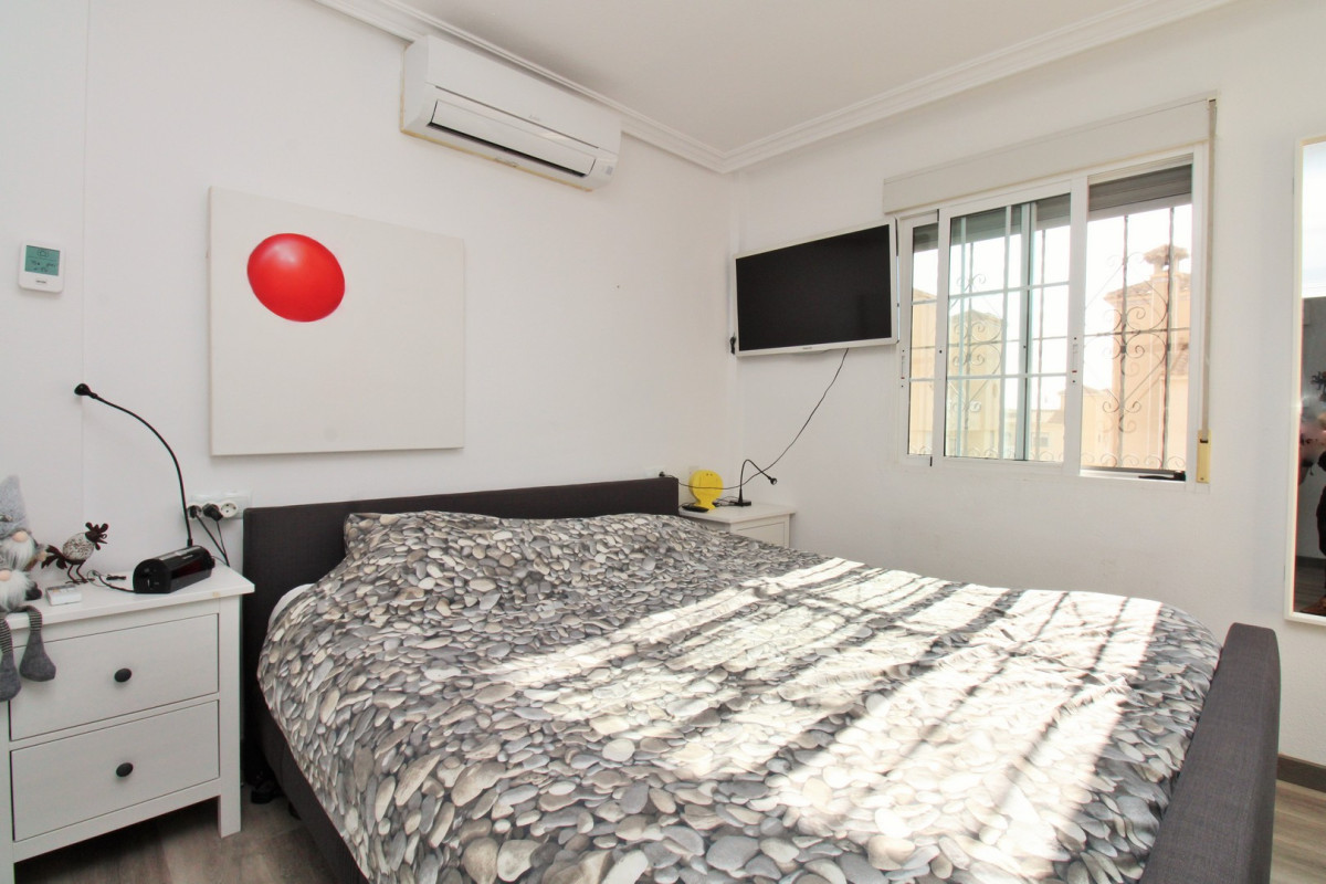 Resale - Townhouse - Villamartin