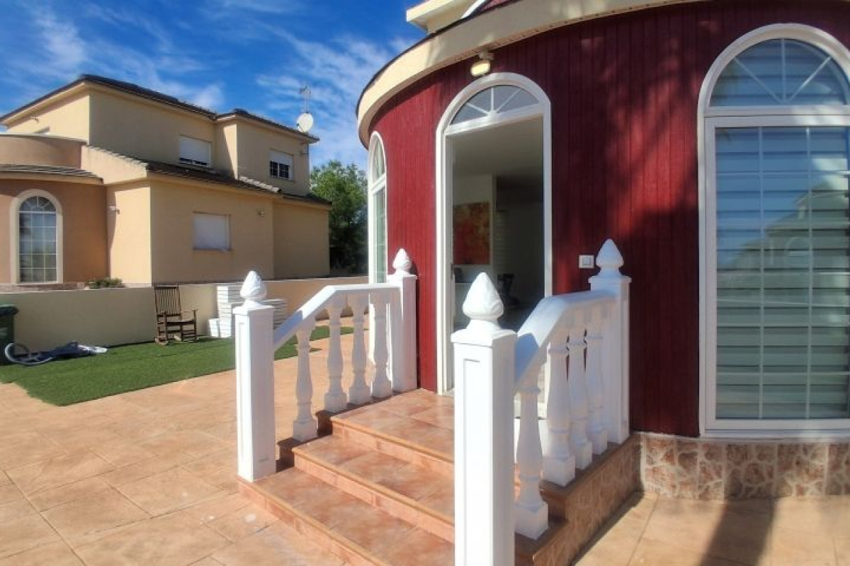 Resale - Villa - Pinar de Campoverde