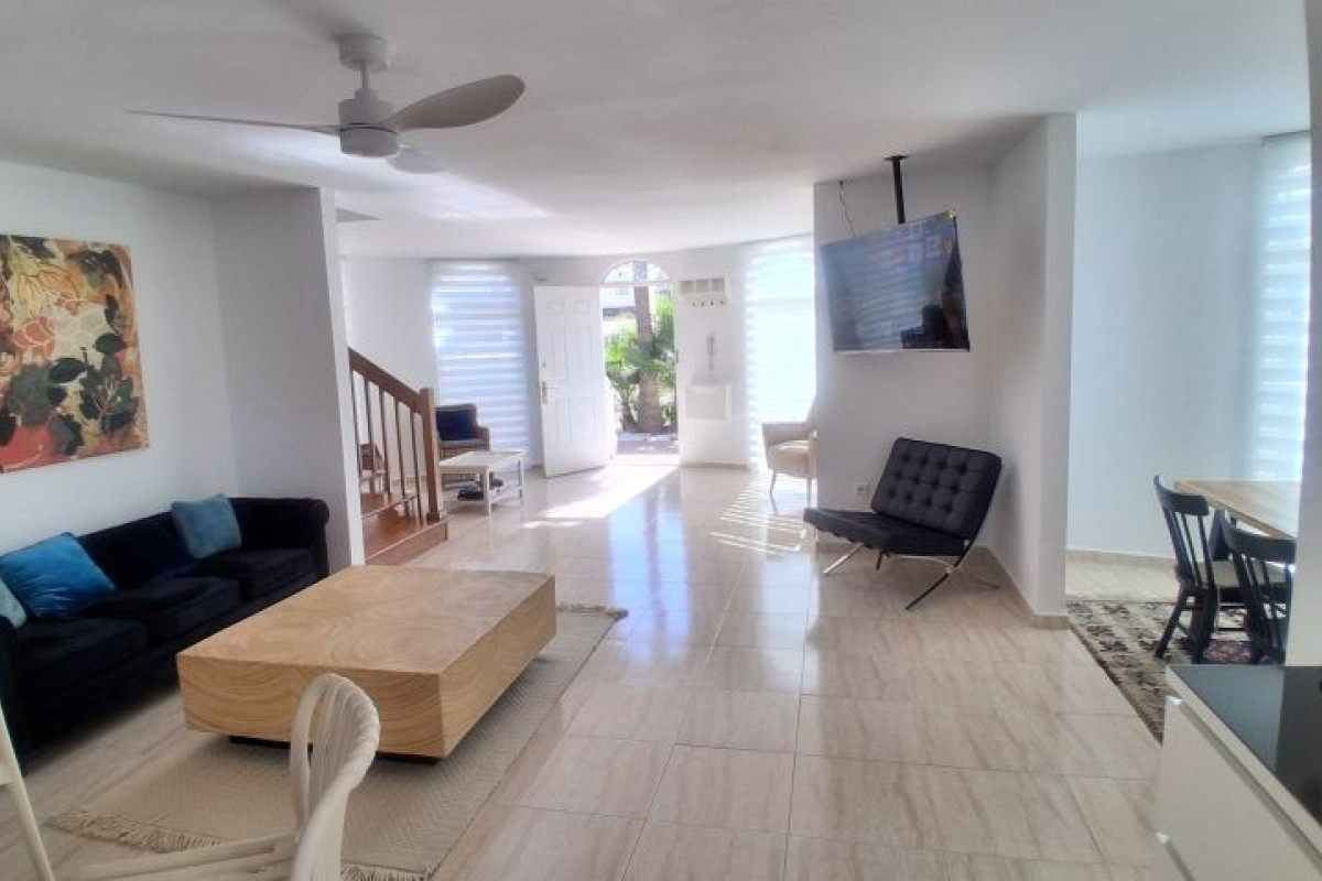 Resale - Villa - Pinar de Campoverde