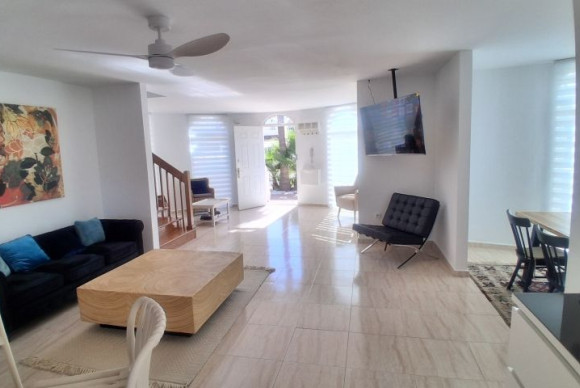 Resale - Villa - Pinar de Campoverde