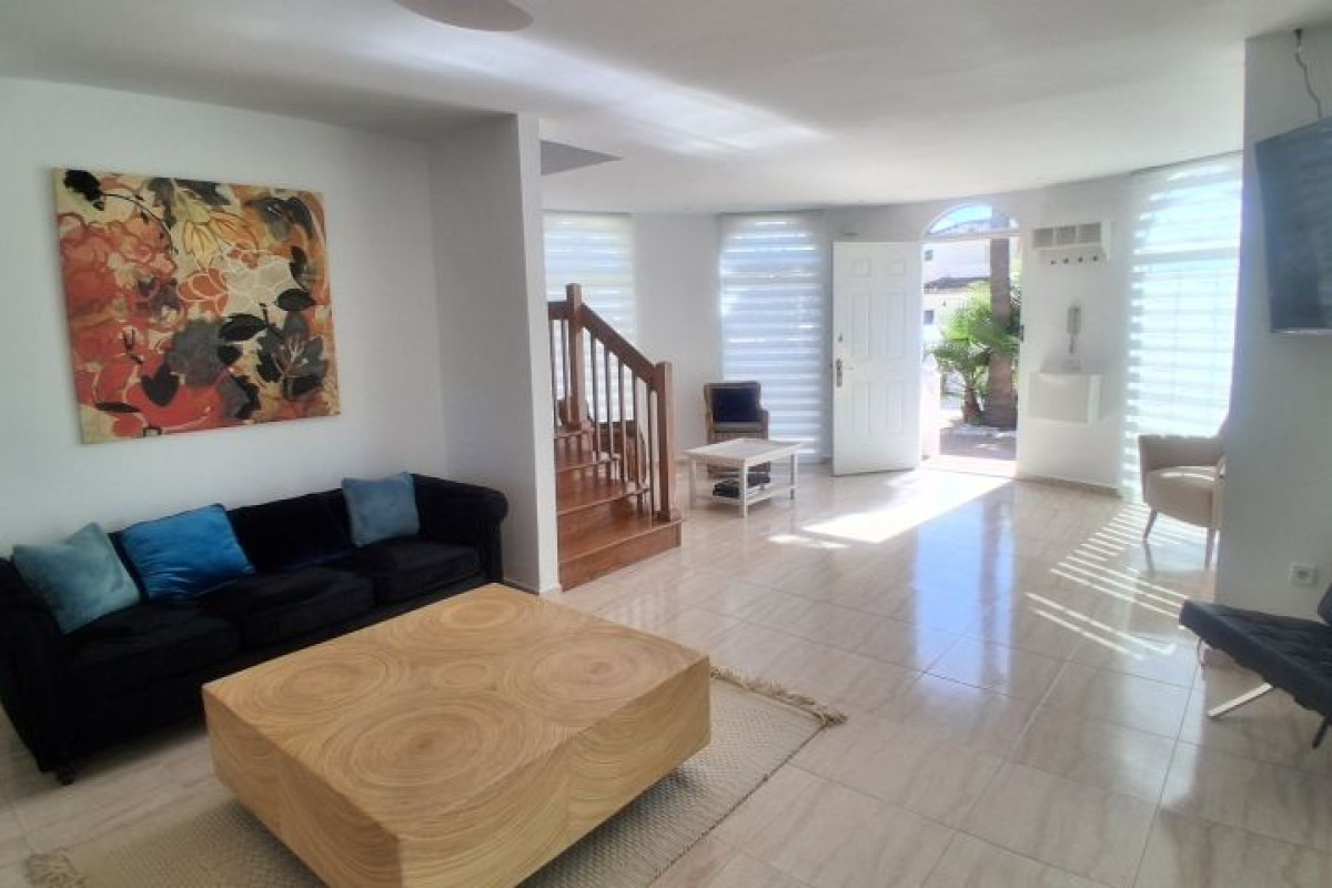 Resale - Villa - Pinar de Campoverde