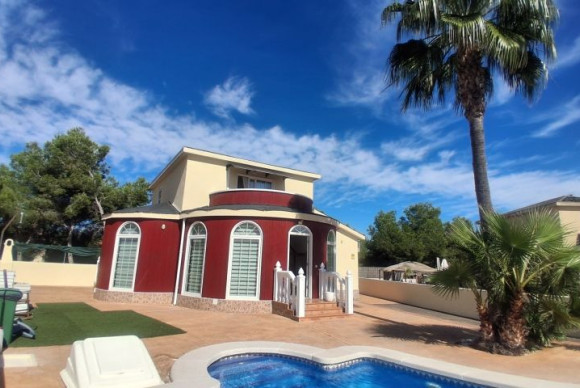 Resale - Villa - Pinar de Campoverde