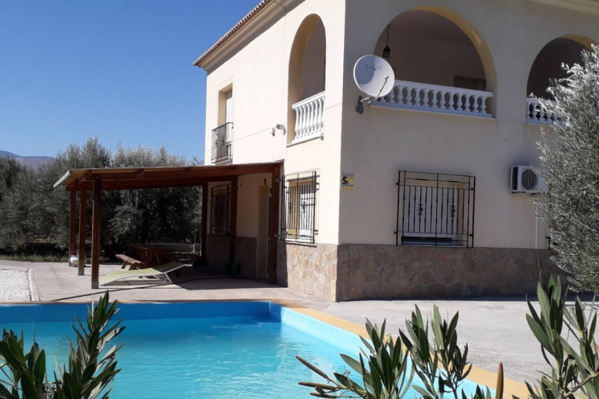 Herverkoop - Woning met terrein - Alsodux - ALMERIA