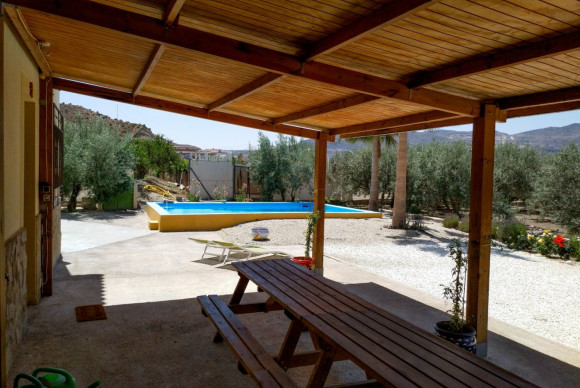 Resale - Casa con terreno - Alsodux - ALMERIA