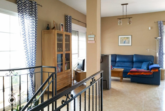 Resale - Casa con terreno - Alsodux - ALMERIA