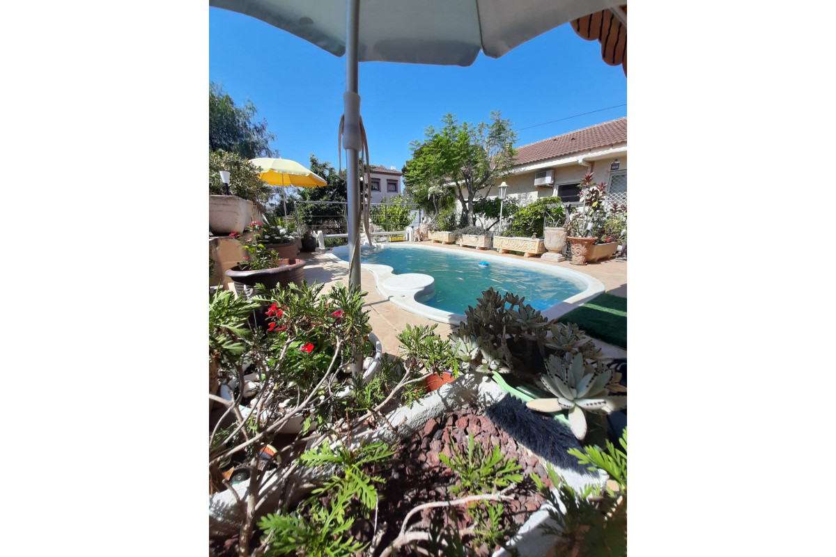 Resale - House - Villamartin