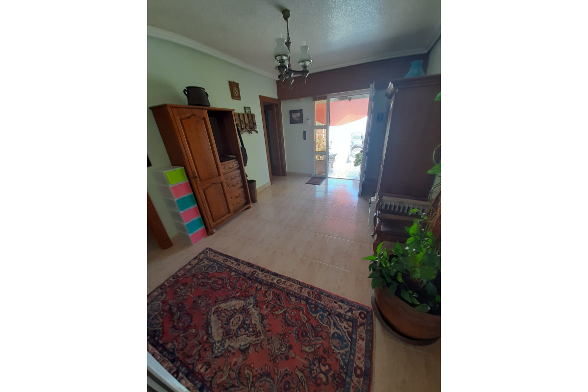 Resale - House - Villamartin