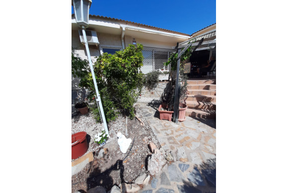 Resale - House - Villamartin