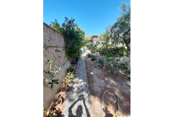 Resale - House - Villamartin