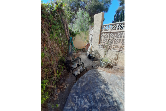 Resale - House - Villamartin