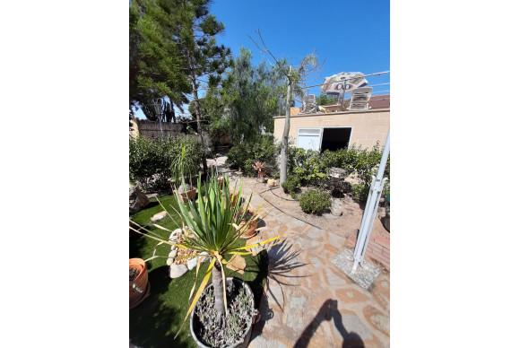 Resale - House - Villamartin