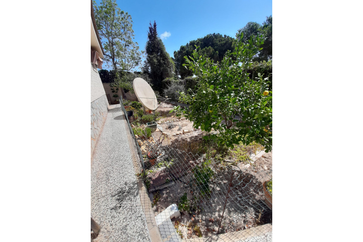 Resale - House - Villamartin