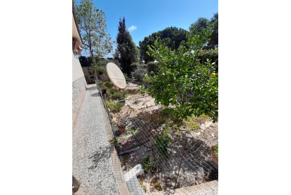 Resale - House - Villamartin