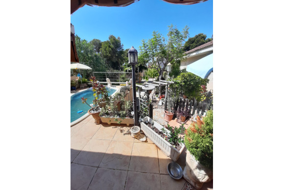 Resale - House - Villamartin