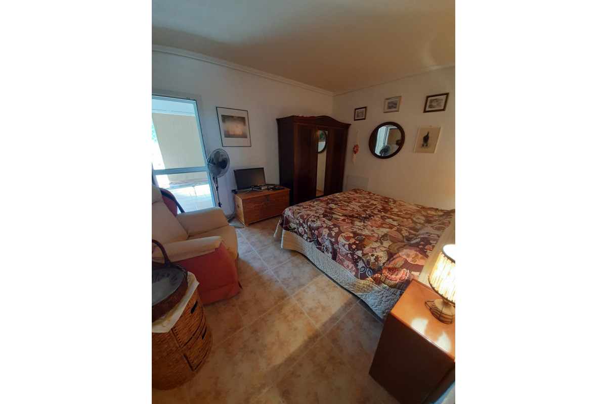 Resale - House - Villamartin