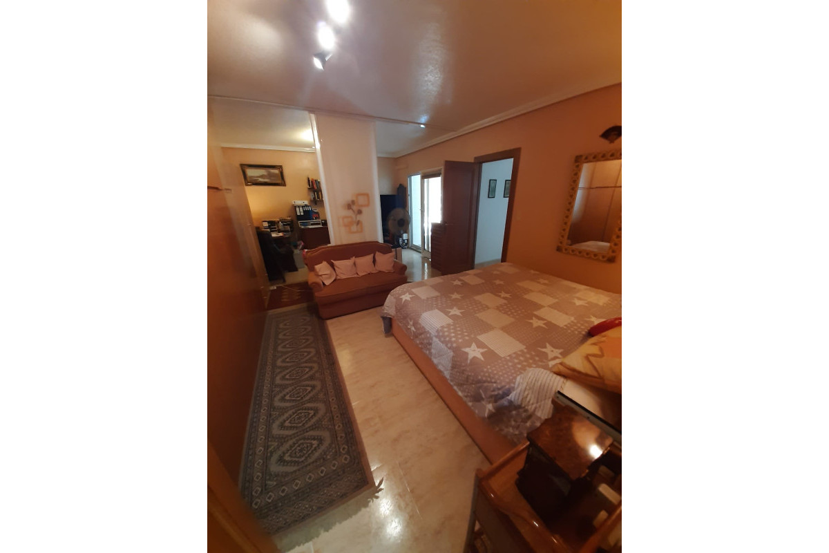 Resale - House - Villamartin