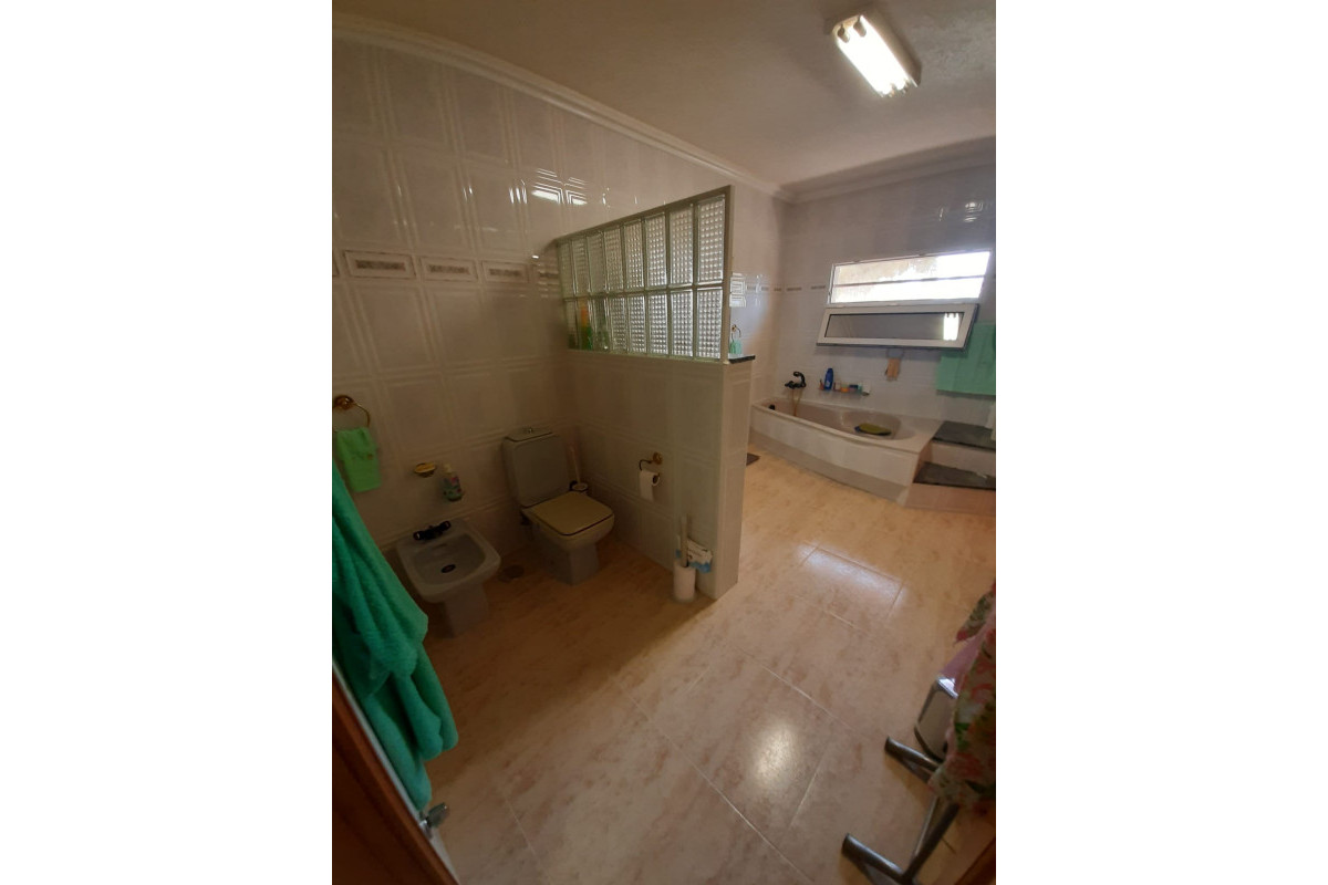 Resale - House - Villamartin