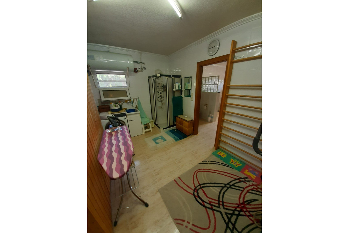 Resale - House - Villamartin