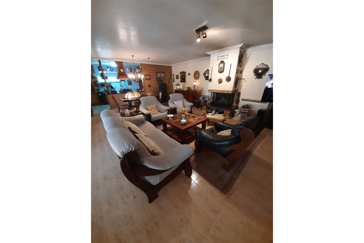 Resale - House - Villamartin