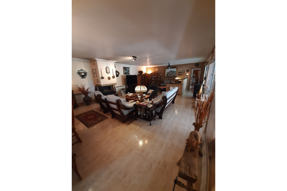 Resale - House - Villamartin