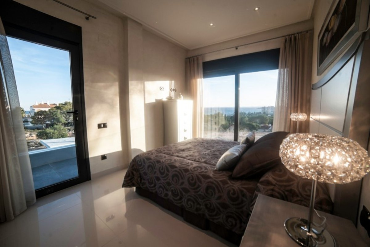 Herverkoop - Villa - Orihuela Costa - La Zenia