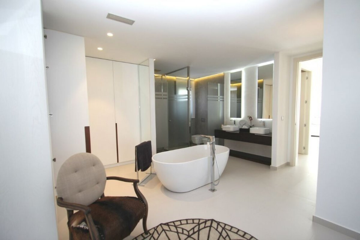 Herverkoop - Villa - Orihuela Costa - La Zenia