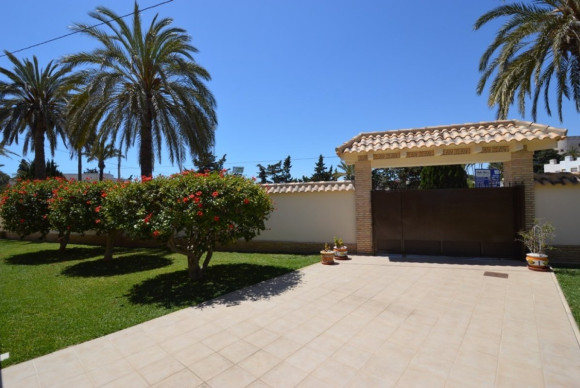 Reventa - Villa de Lujo - Cabo Roig