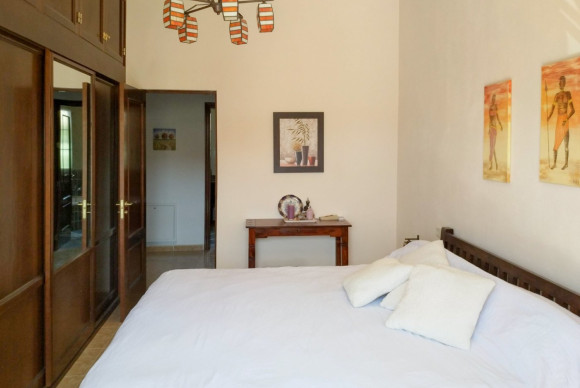 Reventa - Casa con terreno - Alsodux - ALMERIA