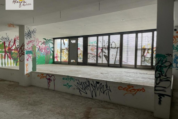 Herverkoop - Gebouw - Gandía - Corea