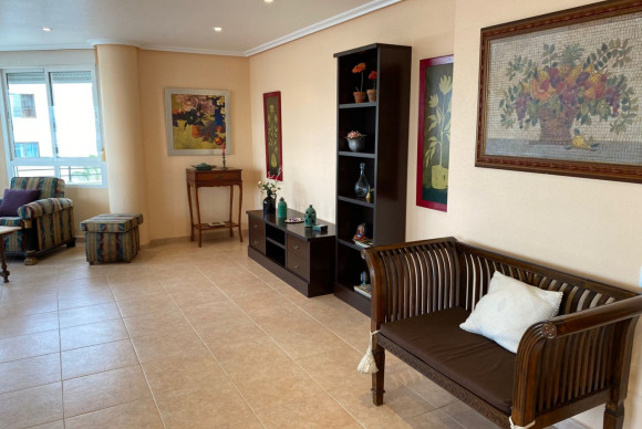 Reventa - Apartamento / piso - Torrevieja - Centro