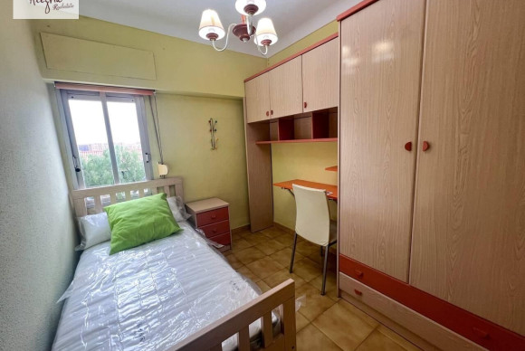 Alquiler a largo plazo - Apartamento / piso - Valencia - La Llum