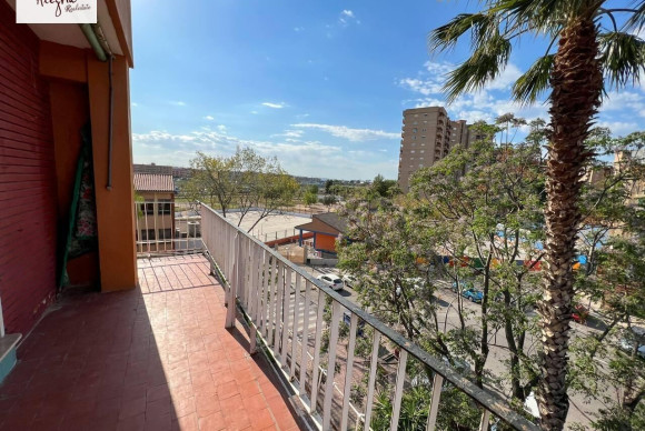 Alquiler a largo plazo - Apartamento / piso - Valencia - La Llum