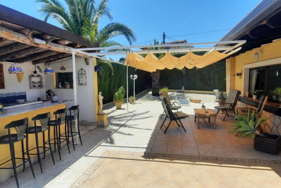 Herverkoop - Villa - l'Alfas del Pi - Belmonte