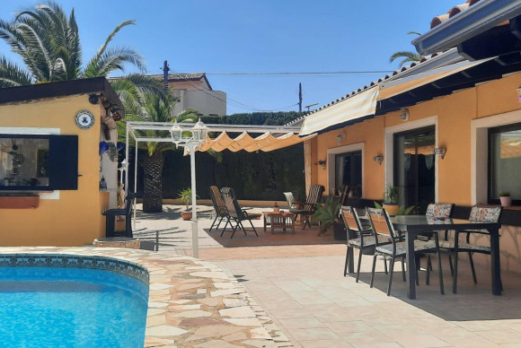 Herverkoop - Villa - l'Alfas del Pi - Belmonte