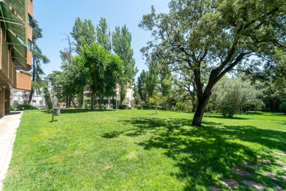 Herverkoop - Appartement  - Madrid - Fuentelarreina