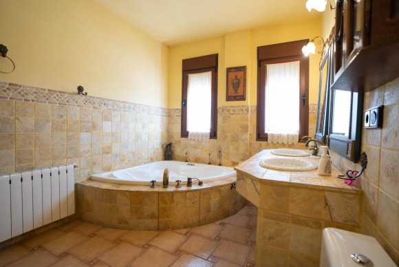 Herverkoop - Alleenstaande woning - San Miguel de Salinas - CENTRO