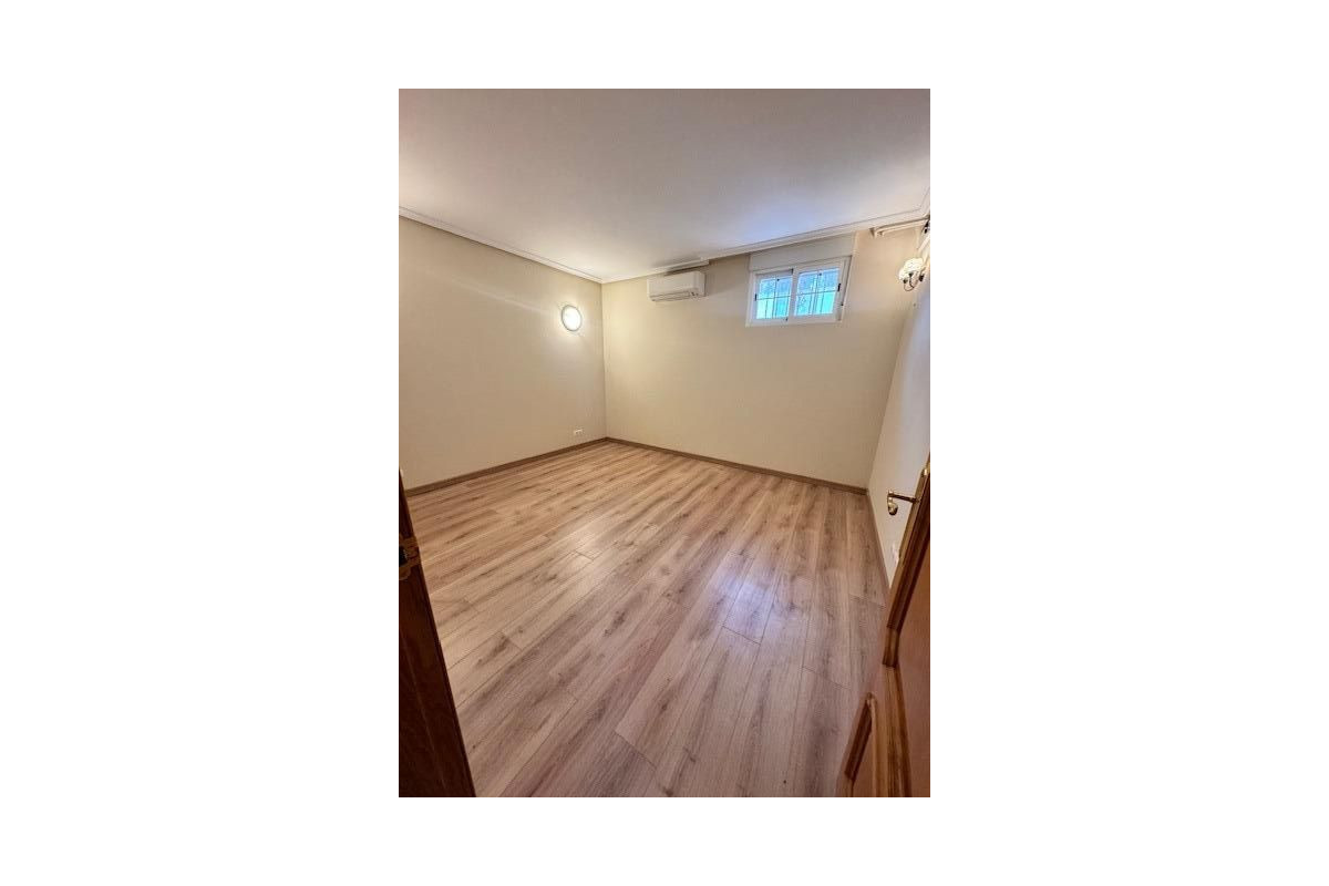 Herverkoop - Villa - Orihuela Costa - Montezenia