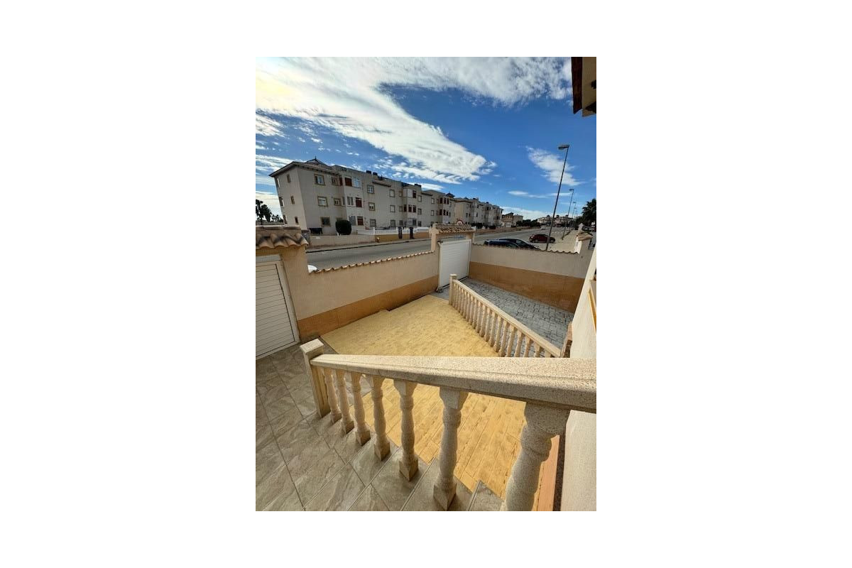 Herverkoop - Villa - Orihuela Costa - Montezenia