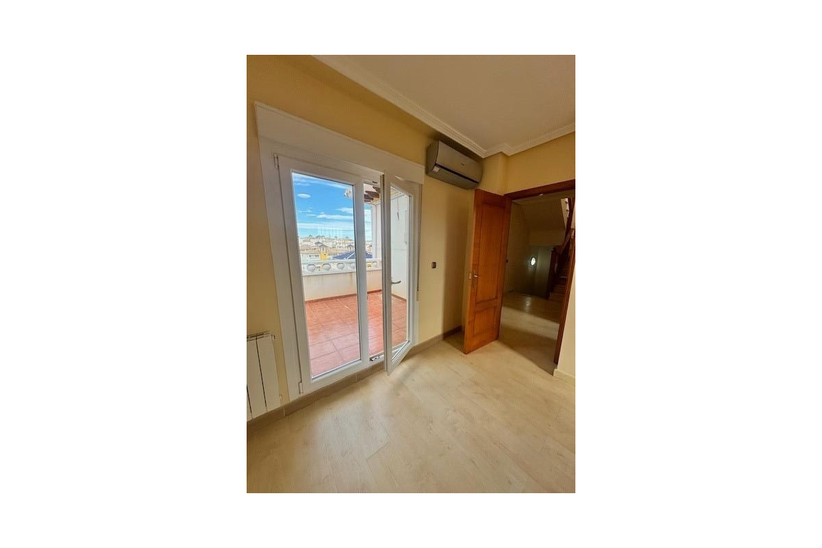 Herverkoop - Villa - Orihuela Costa - Montezenia