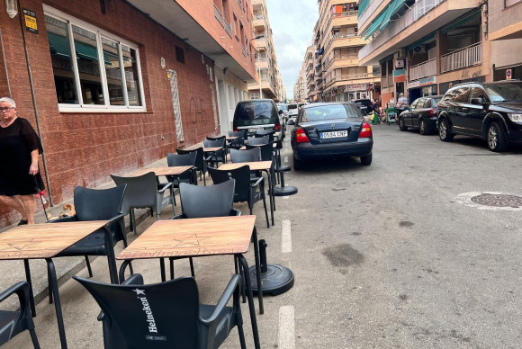 Revente - Commercial Unit - Torrevieja - Playa del Cura